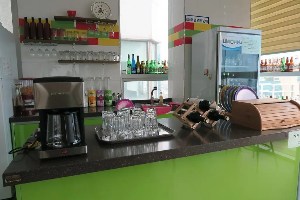 Hyu Plus Guesthouse Busan